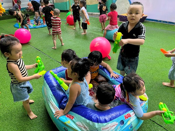 Tắm mưa! kỷ niệm của tuổi thơ